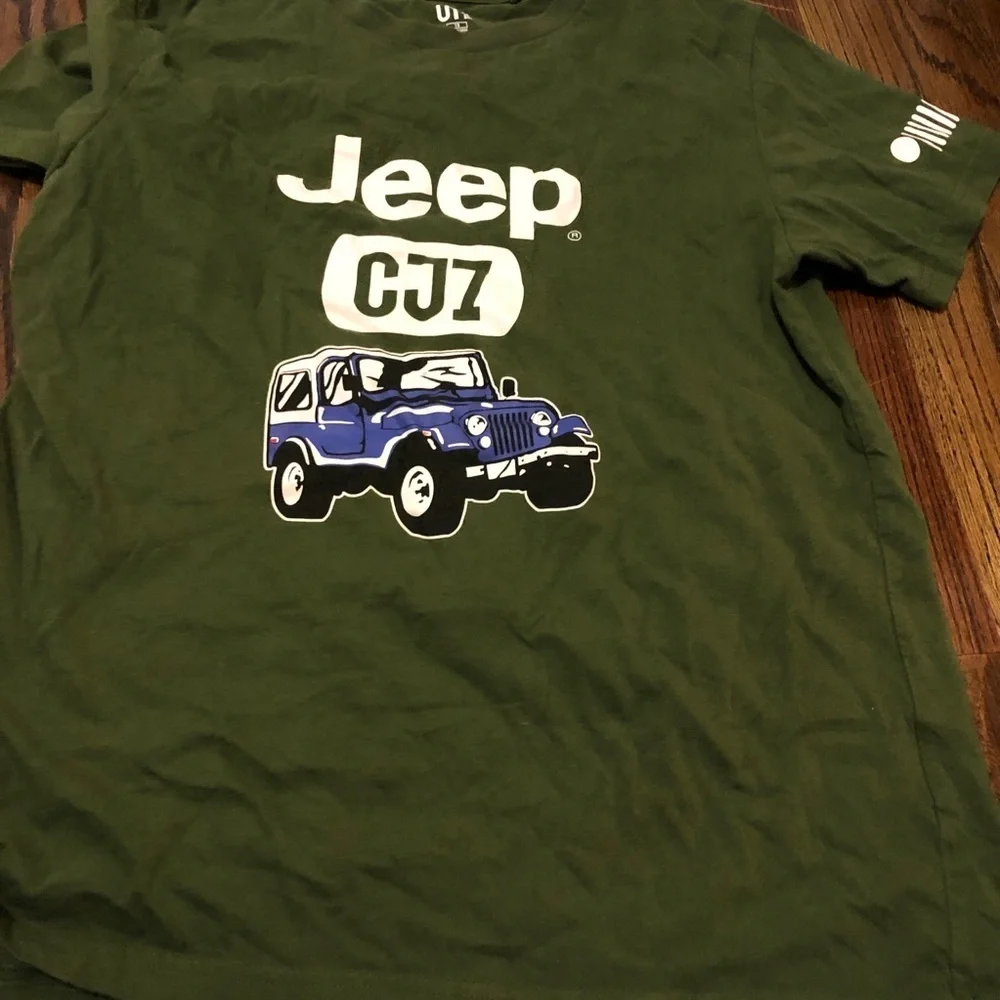 Jeep uniqlo green size 13 t-shirt